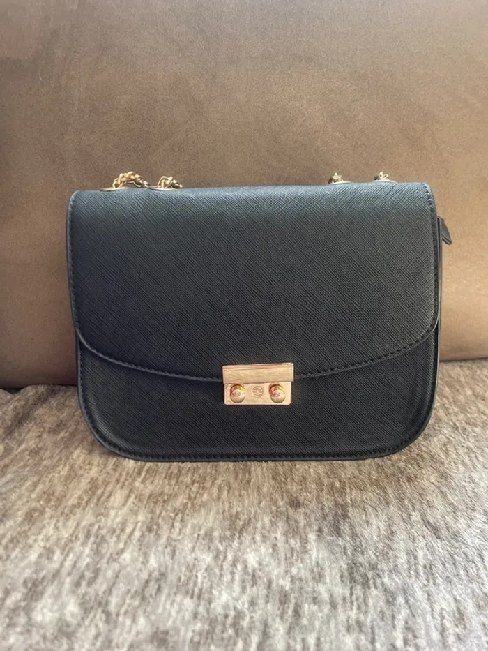 Sac à main lanière chaîne