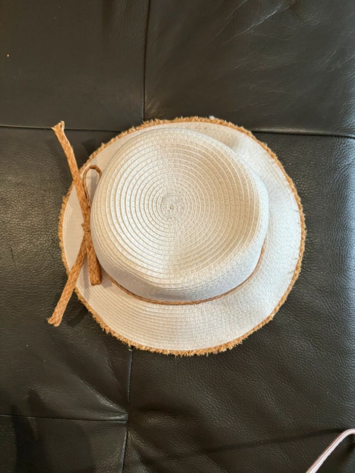 Très joli chapeau femme - photo numéro 3