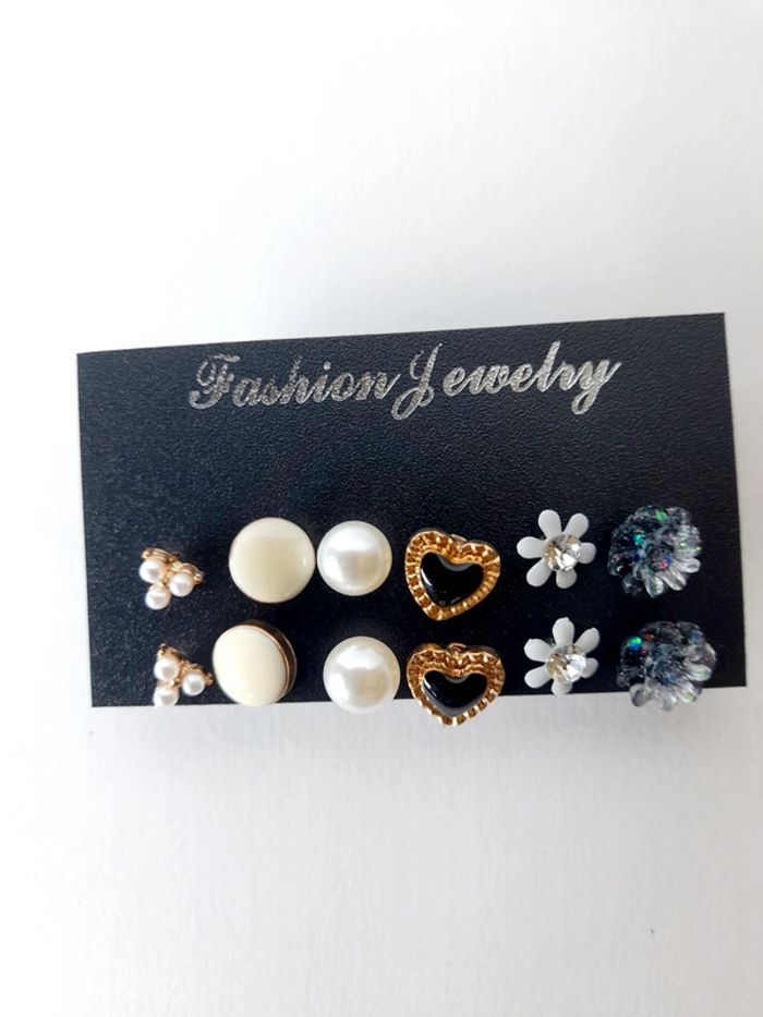 Lot boucles d oreilles fantaisie vintage - photo numéro 3