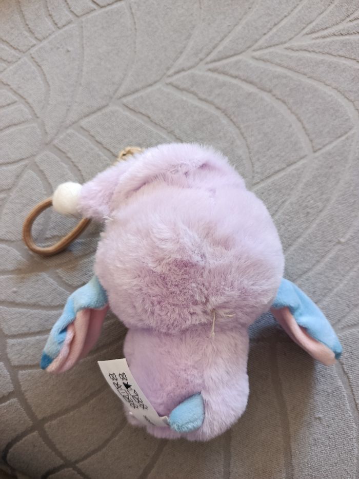 A saisir, NEUVES , lot de 2 jolies peluches " Stitch " ! - photo numéro 2