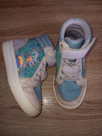 Jolie Basket Licorne taille 23