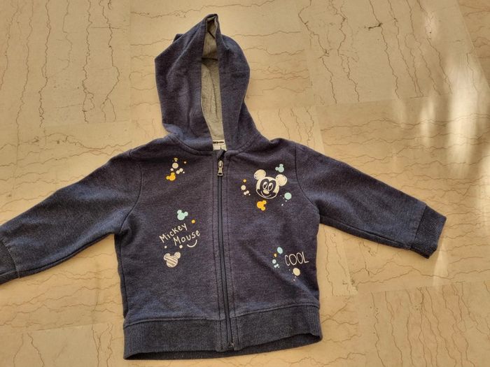 Sweat zippé à capuche 18mois