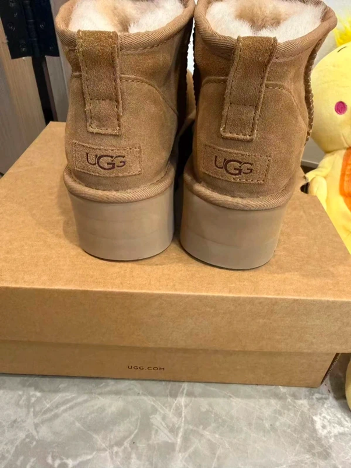 Ugg Ultra Mini taille 38 - photo numéro 4