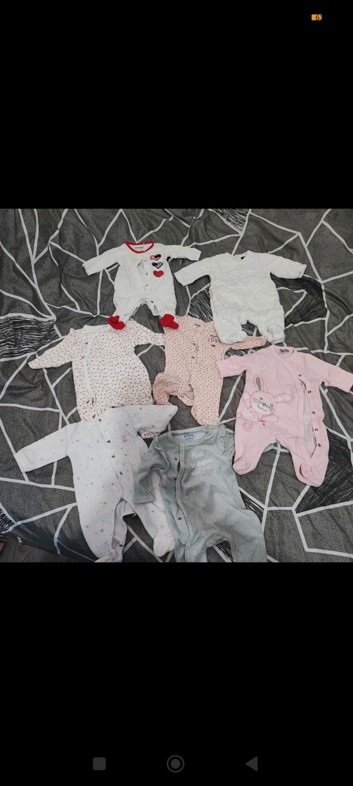 Lot pyjama 1 mois - photo numéro 2