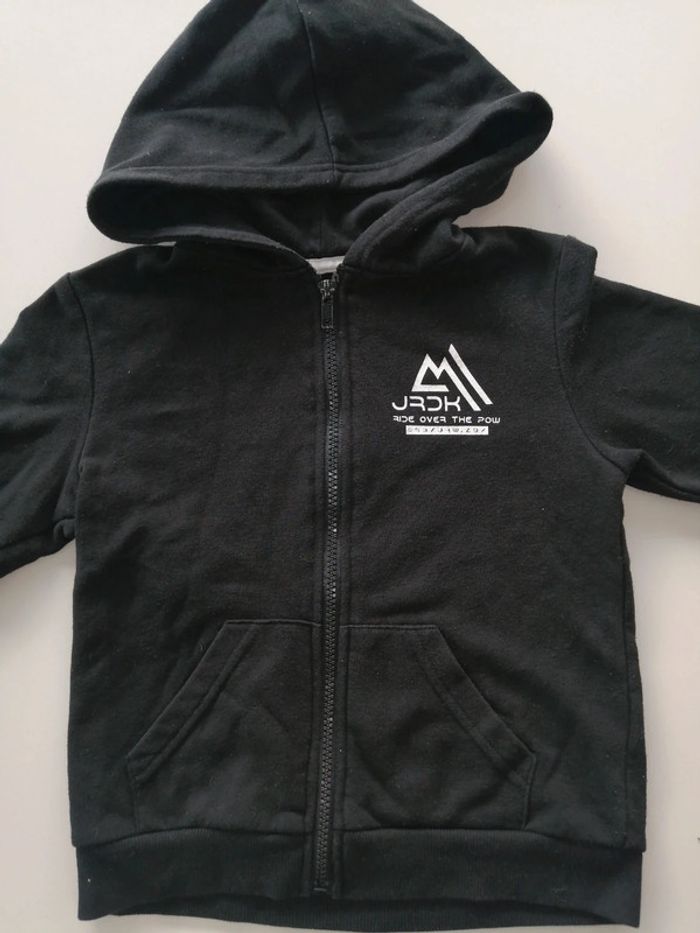 Gilet à capuche 6 ans - photo numéro 3