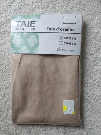 1 taie d'oreiller d'environ 50 X 70 cm
