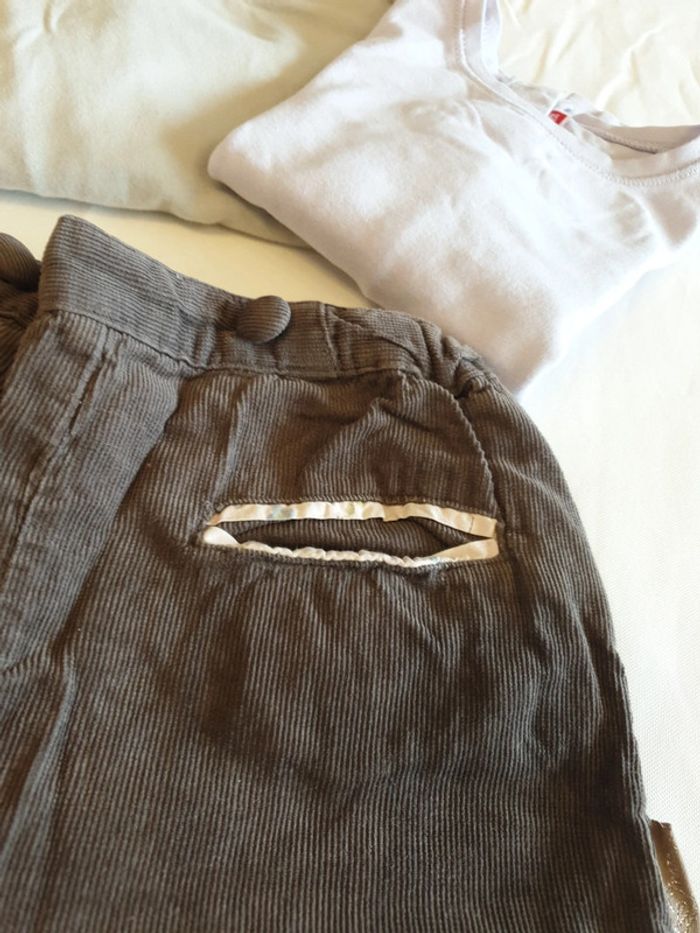 Lot pantalon 2 t-shirts - photo numéro 2