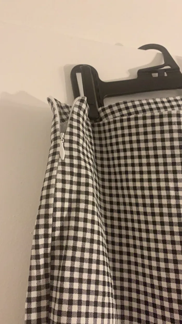 Pantalon à carreaux neuf - photo numéro 2
