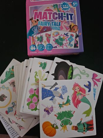 Jeux de carte façon Doobble fairy tale