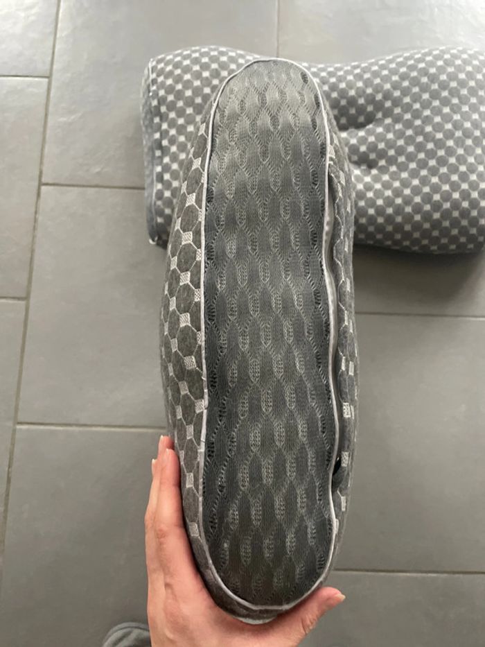 Lot deux coussins ergonomiques - photo numéro 3