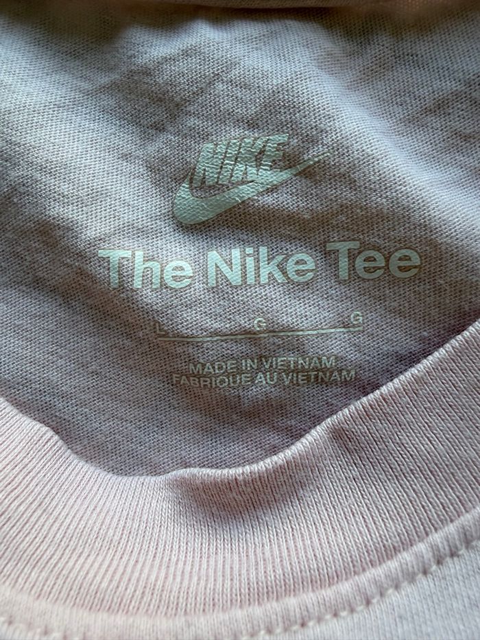 T-shirt Nike original modèle The Nike Tee en taille L 👕 - photo numéro 5
