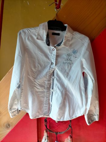 Très belle chemise IKKs 4 ans