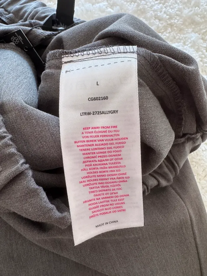 Pantalon large gris Boohoo – Taille L – Confort & Style Décontracté - Neuf - photo numéro 6