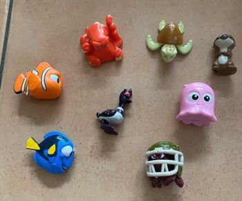 Lot figurines mystère Dory