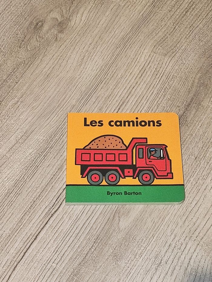 Livre " les camions"  et " les trains"