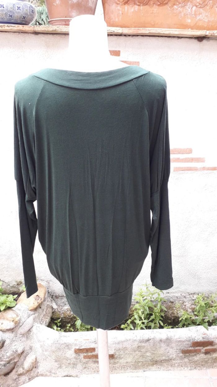 Robe courte ou tee-shirt décolleté au choix - photo numéro 4