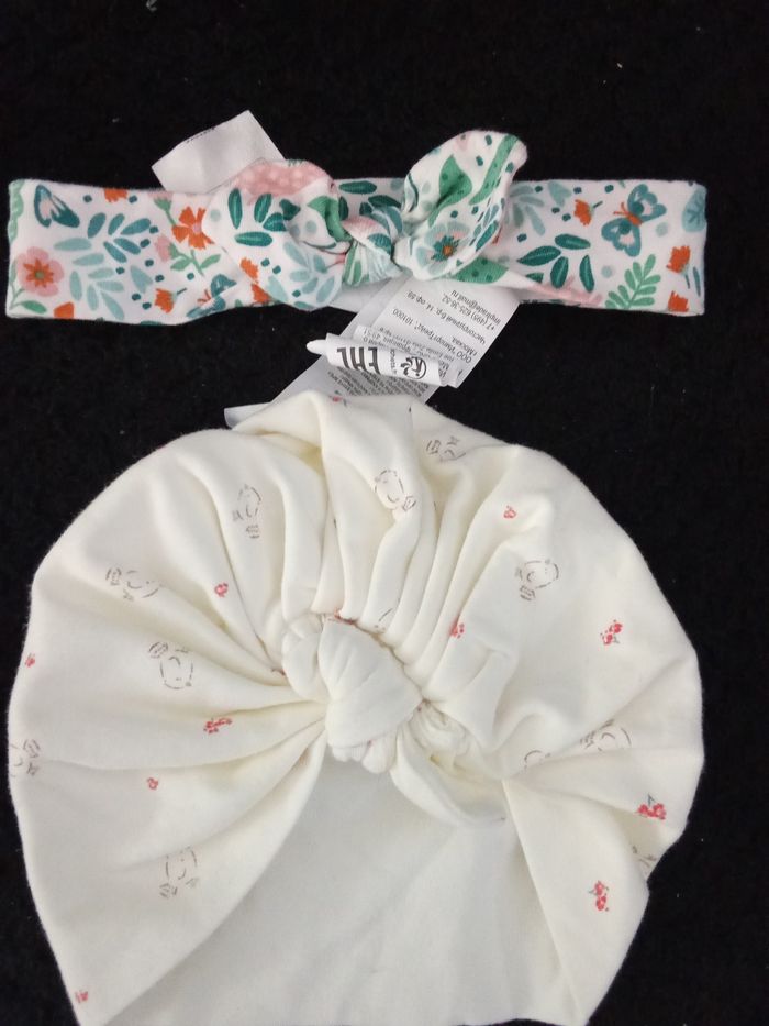 Lot bonnets et accessoires - photo numéro 2
