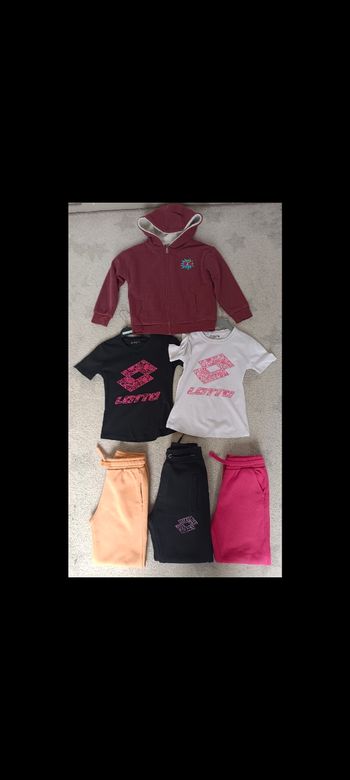 Lot de vêtements de sport fille en 6-7 ans 116-122 cm