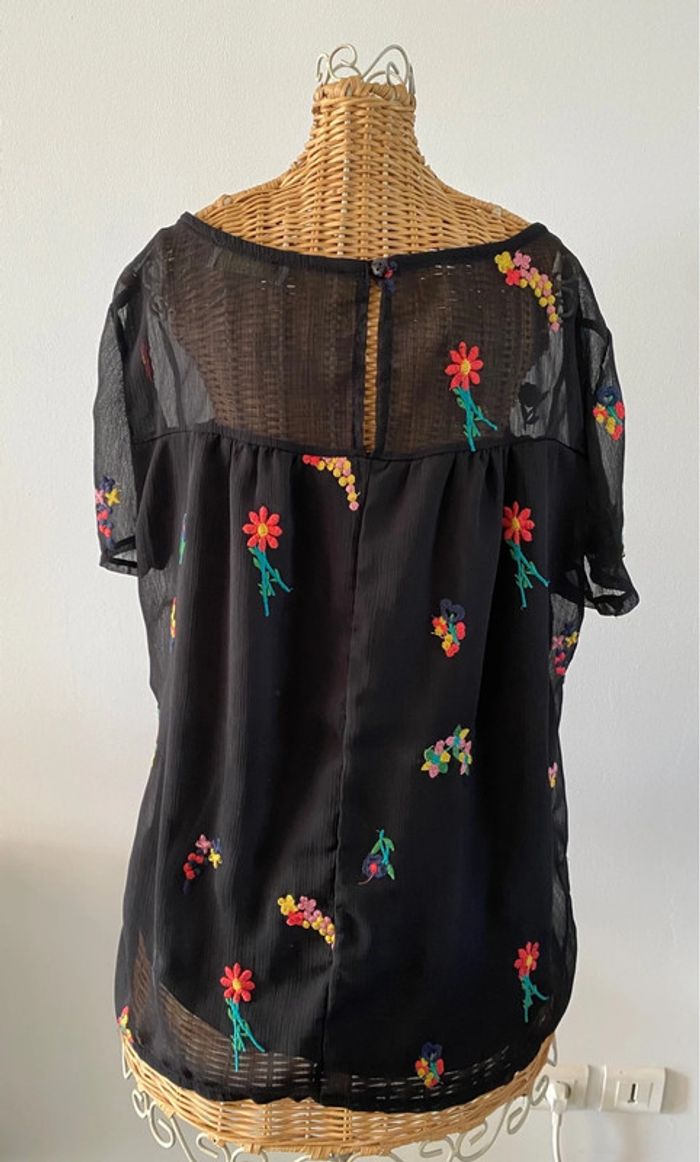 Blouse Miss Glammy Paris noire avec broderies fleurs multicolores taille 40 - photo numéro 4