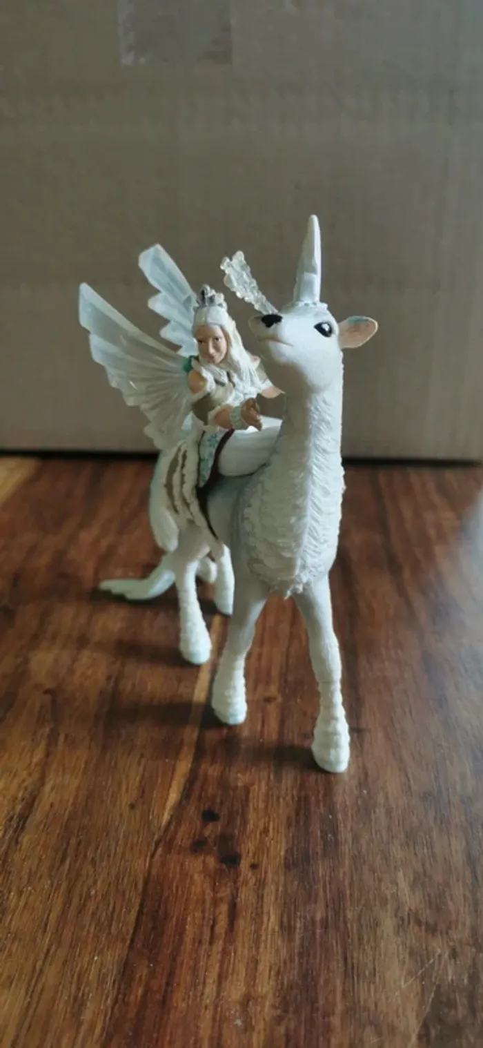 2 figurines licorne fée - photo numéro 3