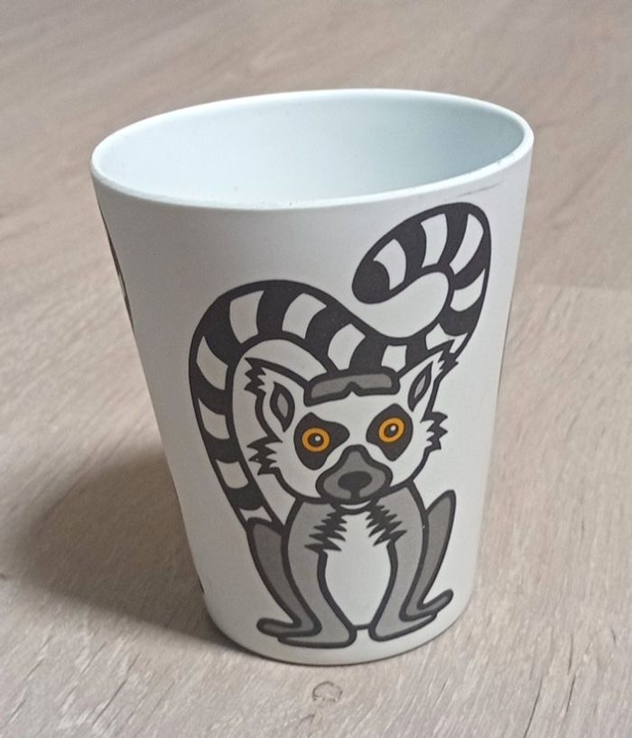 Verre gobelet lémurien