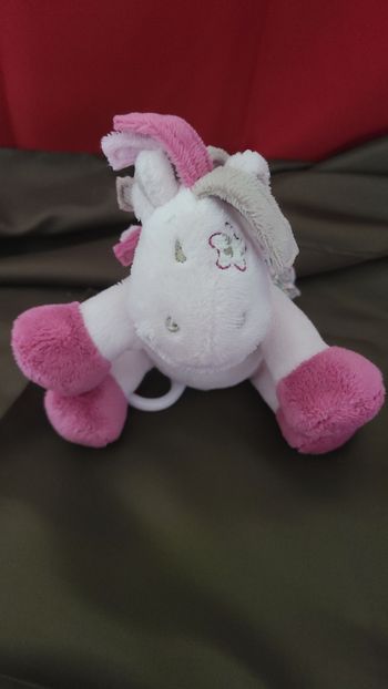 Noukie's Victoria & Lucie mini musical cheval rose violet