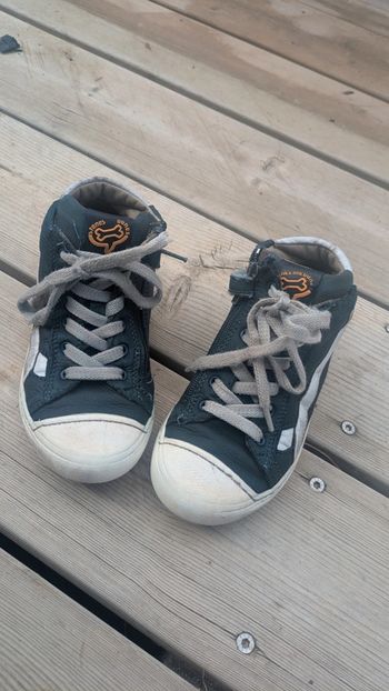 Chaussures taille 28