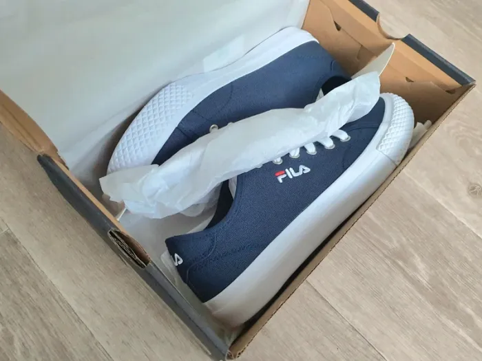 Baskets FILA taille 39 neuves