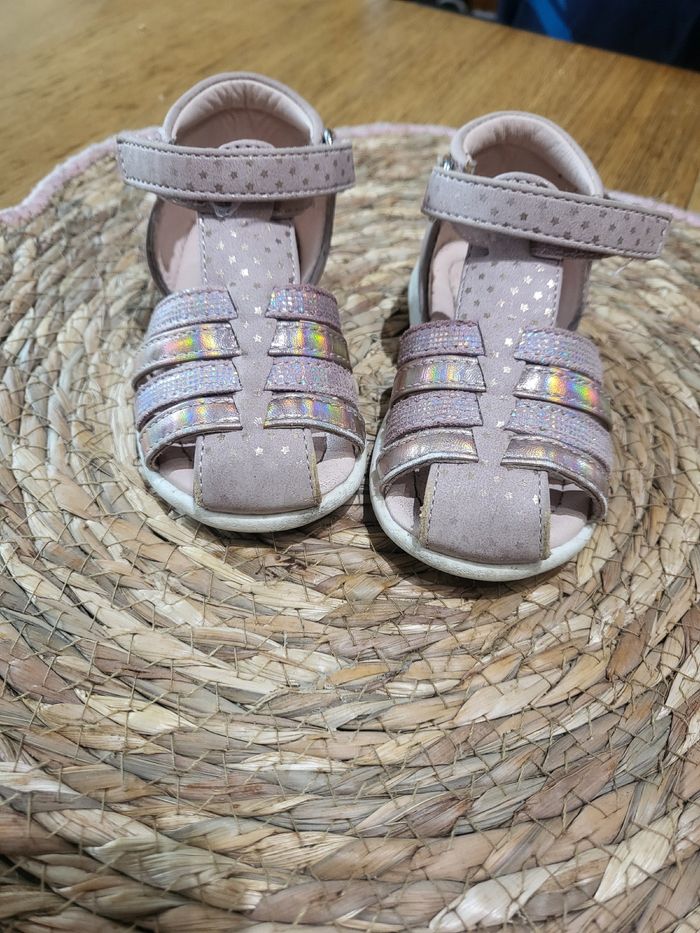 Jolie chaussure taille 20 - photo numéro 3