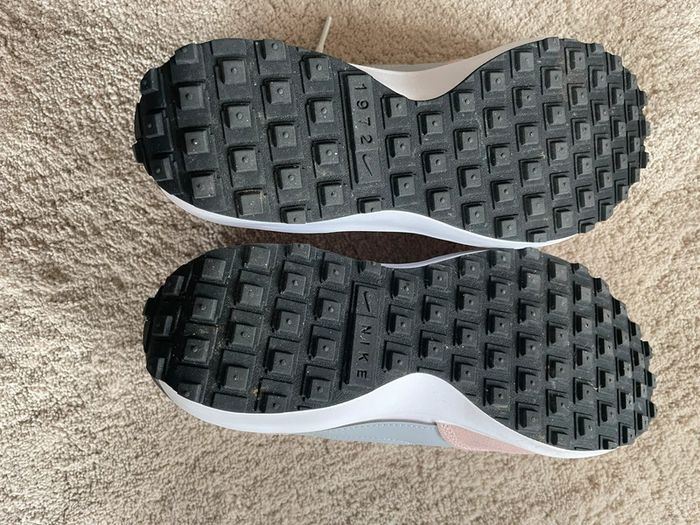 Baskets Nike neufs - photo numéro 2