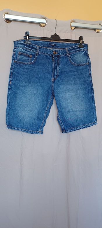 Très beau short jeans homme T 46