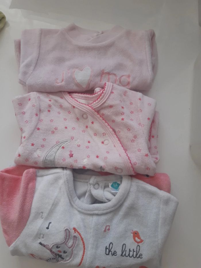 Vêtements 1mois fille