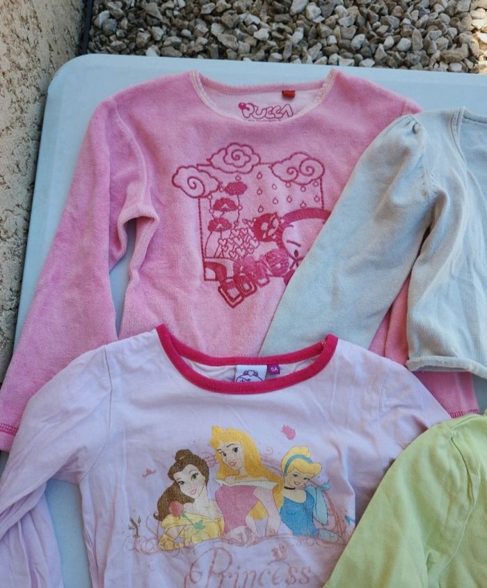 Lot 5 vêtements fille 5 ans Disney - photo numéro 2