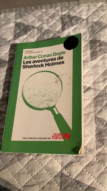 Les aventures de Sherlock Holmes Arthur Conan Doyle.           D)