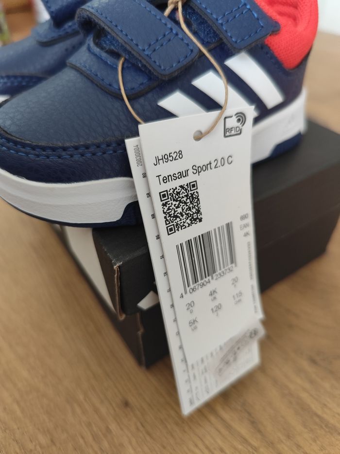 Basket adidas garçon taille 20 - photo numéro 9
