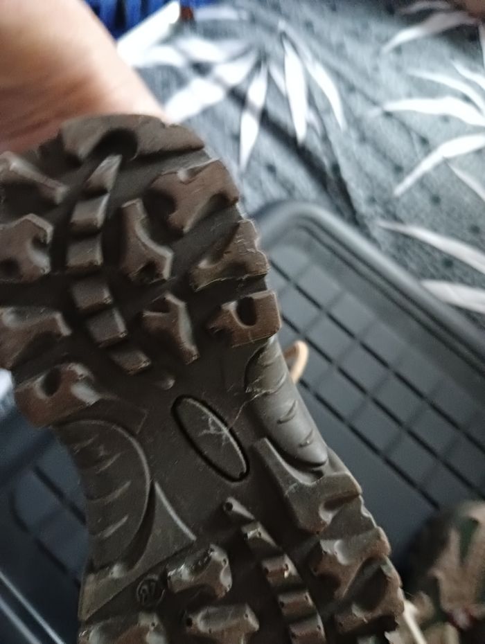 Chaussures Decathlon taille 28 - photo numéro 3