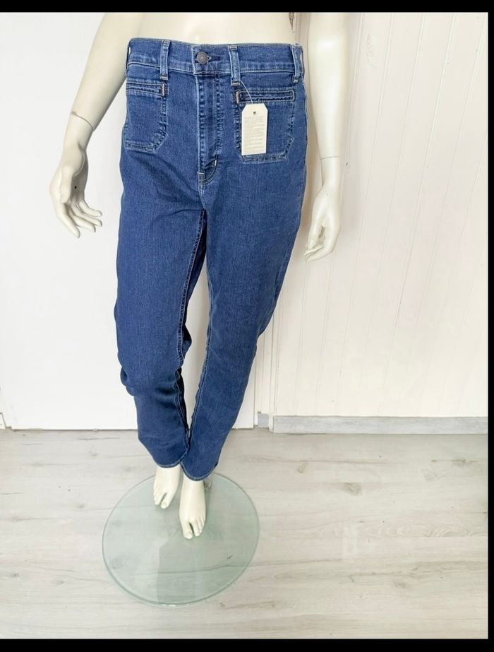 Jean Levi’s 724 High-Rise Slim Straight – Taille 30/30 – Bleu denim – Neuf avec étiquette - photo numéro 4