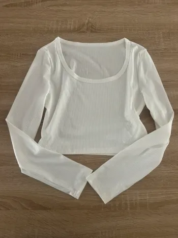 Haut court taille 14 ans