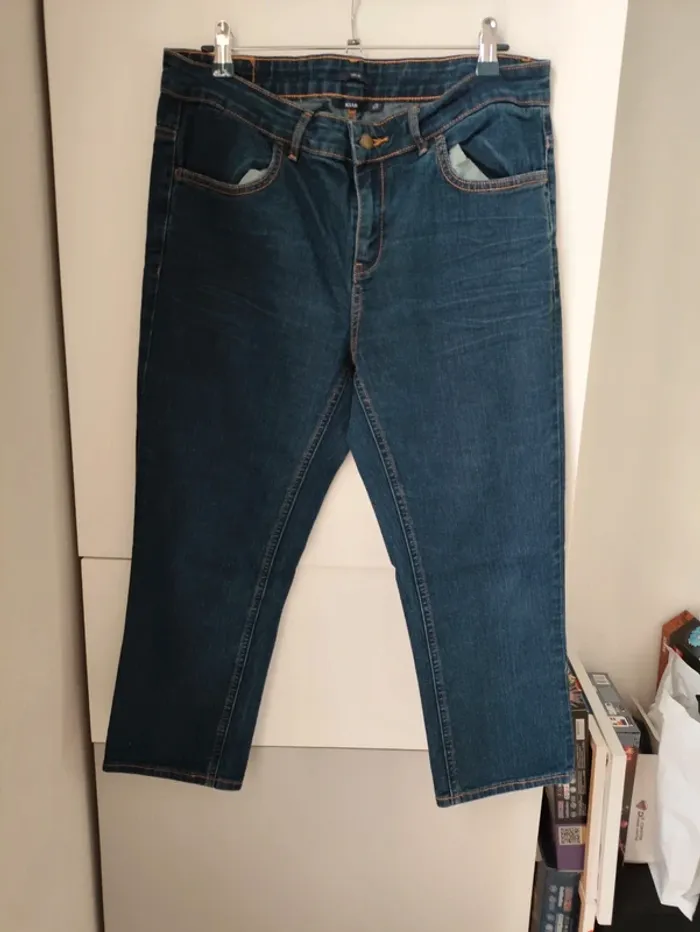 Jean pantacourt slim fit Kiabi – T42 – jamais mis Kiabi – Taille 42 - photo numéro 2