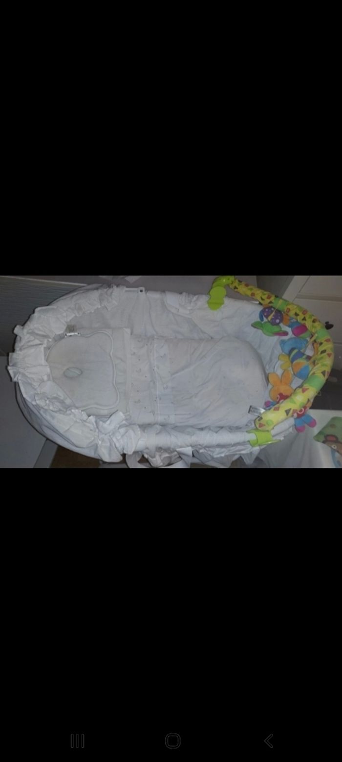 Couffin en osier avec pied - photo numéro 3