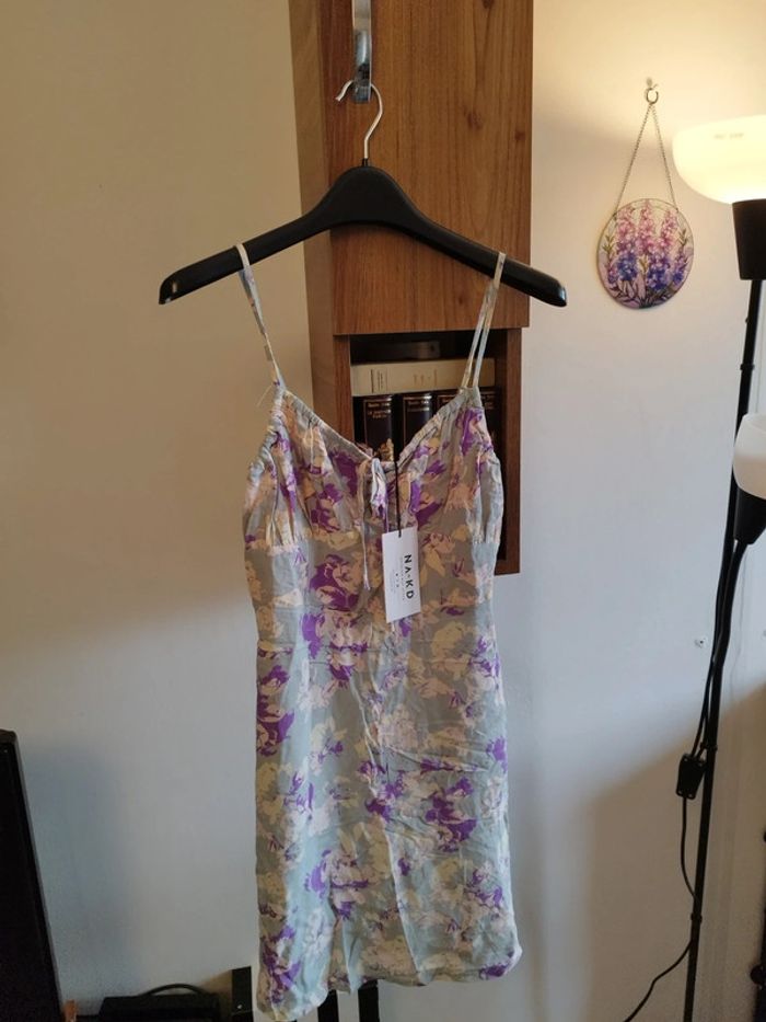 Très jolie robe NA-KD neuve taille 38