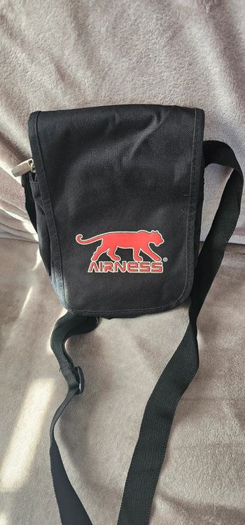 Pochette Airness bandoulière 22x16x5 cm