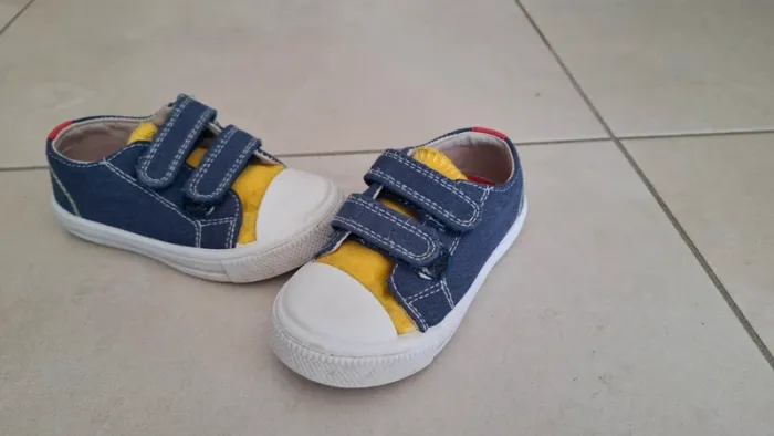 Tennis taille 21 - photo numéro 4
