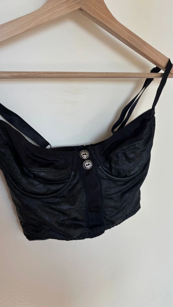 Haut court taille 85B en très bon état - photo numéro 2