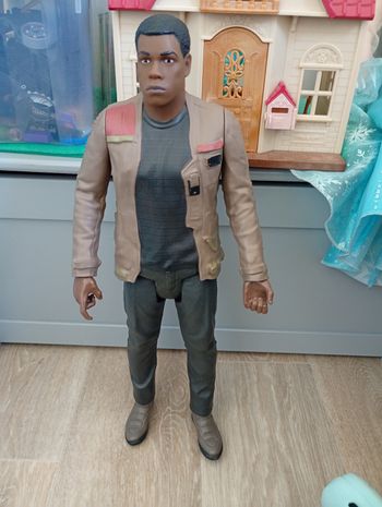 Grande figurines finn