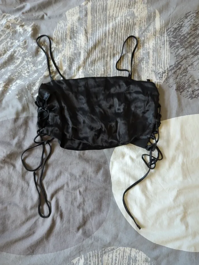 Crop top satin noir Zara taille M neuf