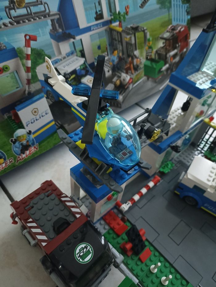 Lego 60316 - photo numéro 10