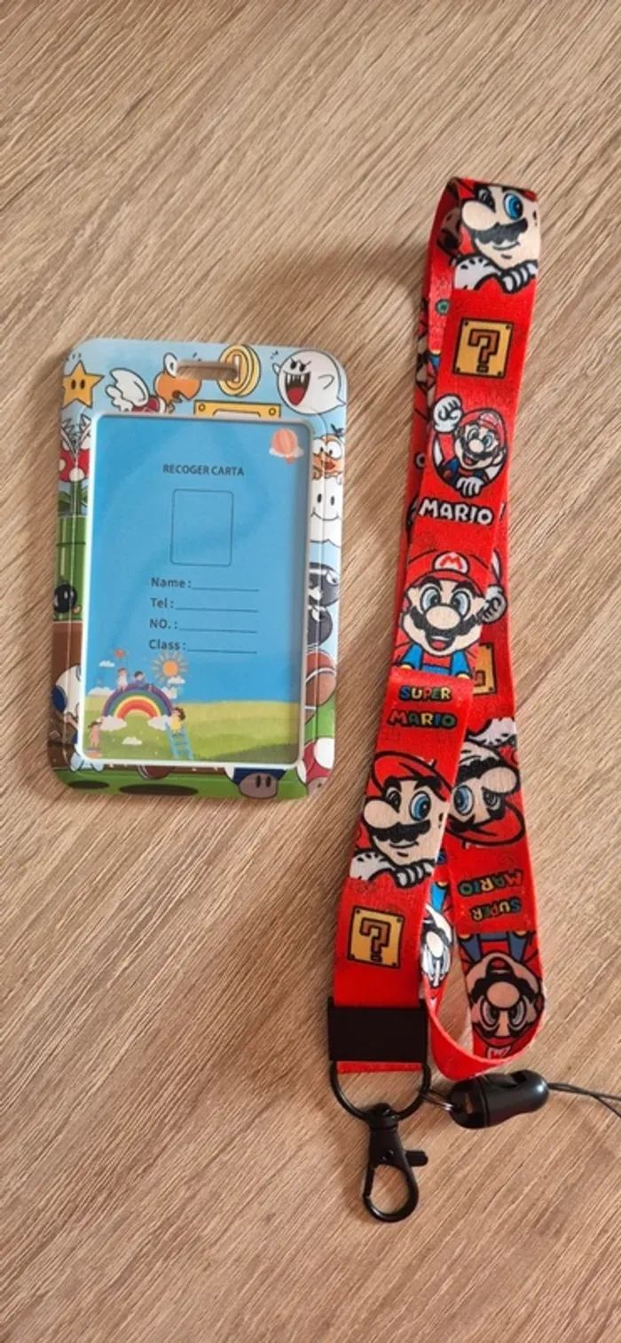 Porte carte d'identité Super Mario  avec une lanière fantaisie. - photo numéro 4