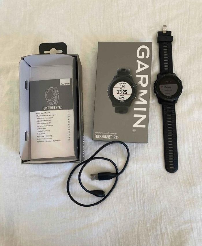 Garmin Forerunner 935 – Montre GPS multisport légère et précise d'occasion - photo numéro 2
