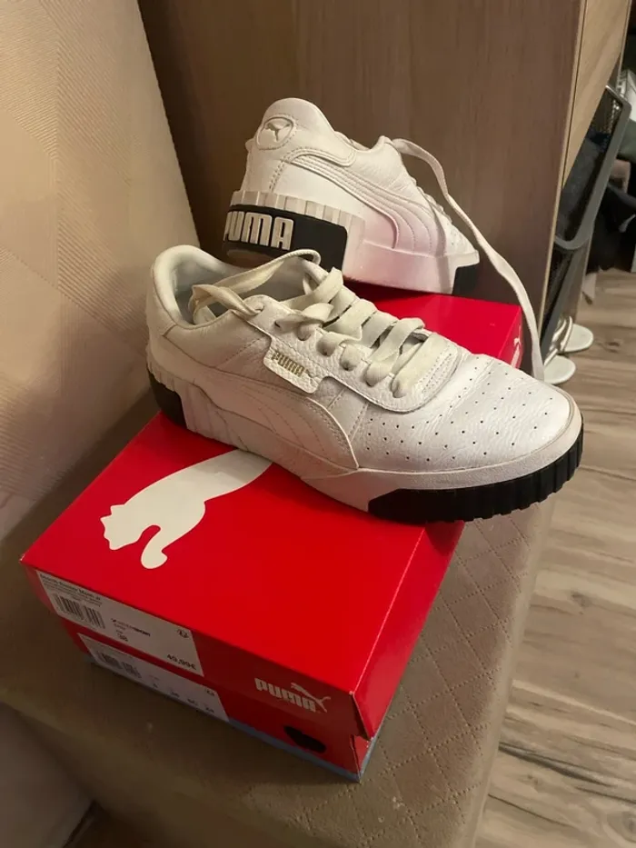 Basket puma appelée Cali, taille 38 blanche, semelle noire - photo numéro 2